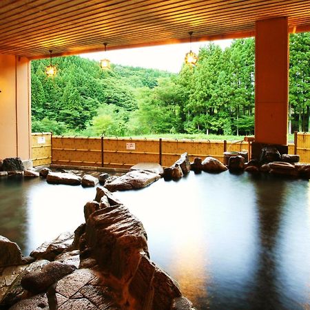 土湯温泉 やすらぎの宿 向瀧旅館 Фукусіма Екстер'єр фото