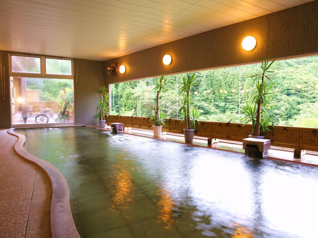 土湯温泉 やすらぎの宿 向瀧旅館 Фукусіма Екстер'єр фото